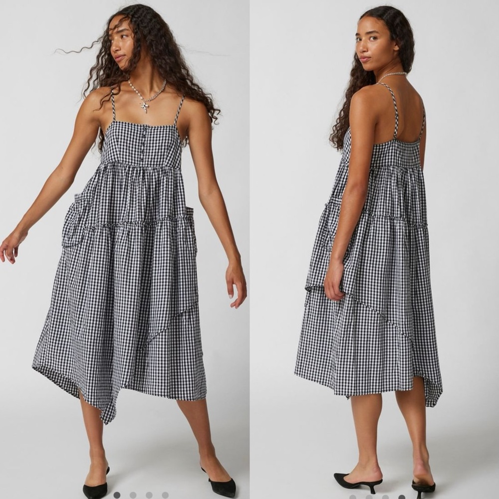 Urban outfitters Black & White Gingham Tiered Midi Dress with pockets, size S